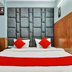 Oyo Flagship Hotel Avalanche