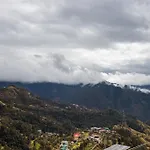 Alaya Stays 2 Bhk Apartment With Hill View - Cliff Vista