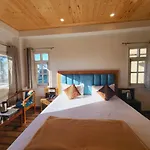 Maywood Hotel