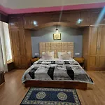 Maha Maya B&B Near Kali Bari Temple