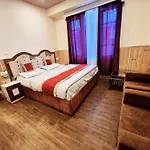 Shorya Family Hotel The Mall