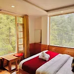 Staynest Bnb In City Centre - 3 Bhk Apartments - Private Parking - Balcony View
