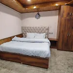 Hotel Gujral
