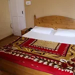 The Royale Oaks Hotel