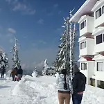 Royal Jardin Whistling Pines Resort