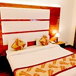 Royal Jardin Whistling Pines Resort