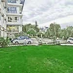 Royal Jardin Whistling Pines Resort
