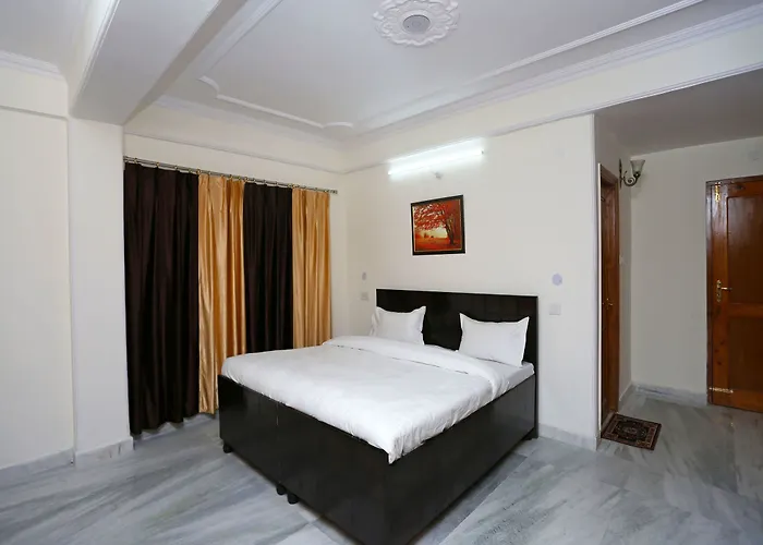 Oyo Home 9102 3Bhk Pinewood Valley