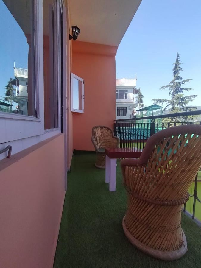 Deluxe Homestay With Kitchen In *
