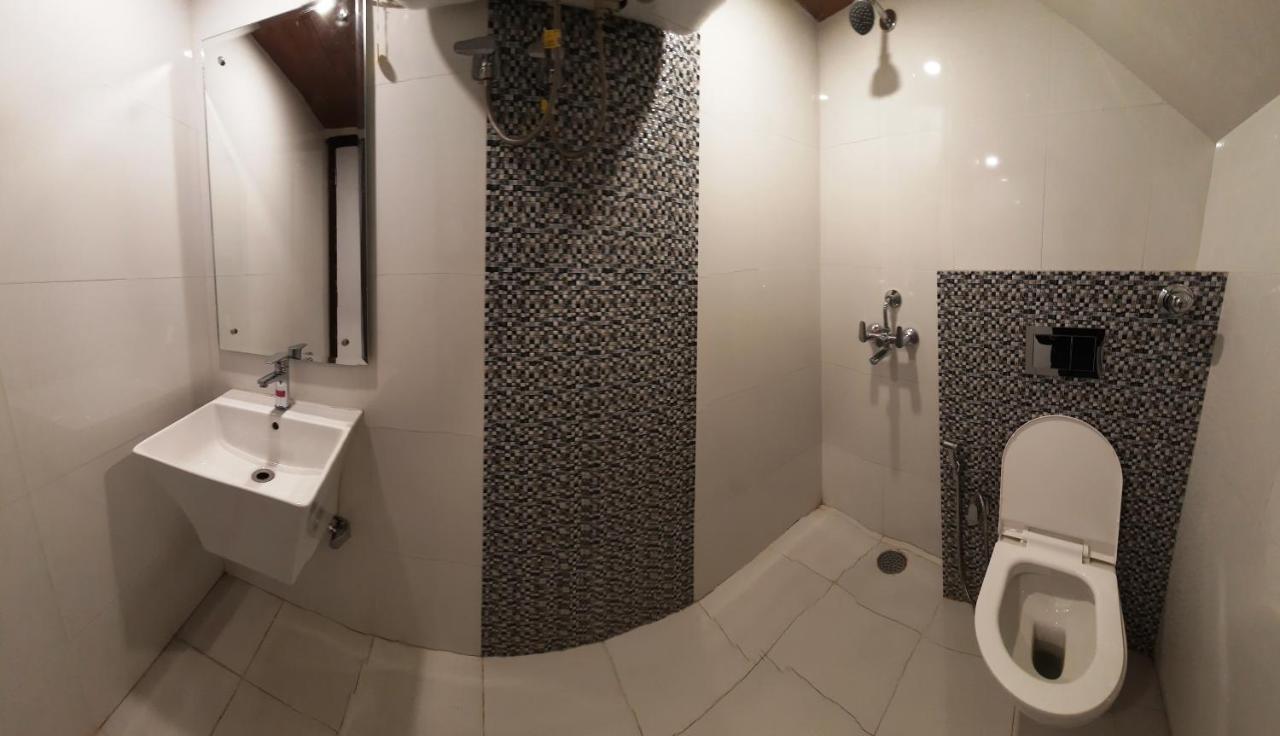 Lords Regency Hotel 3*