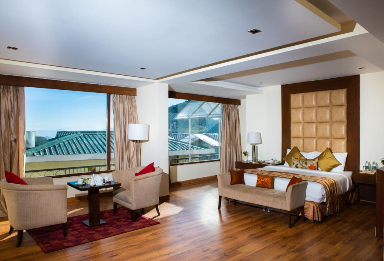 Royal Tulip Luxury Hotel, Kufri,