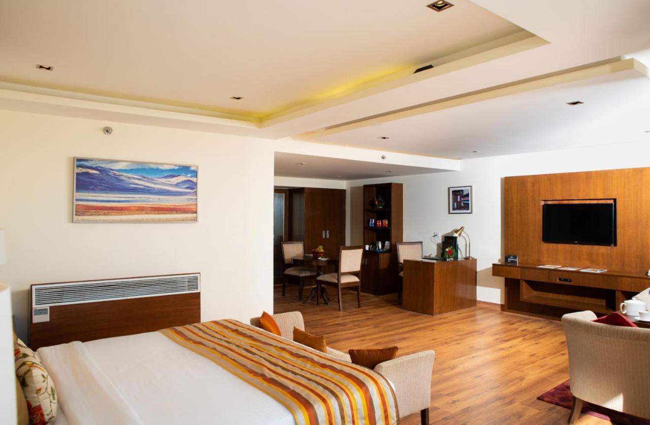 Royal Tulip Luxury Hotel, Kufri, 5*