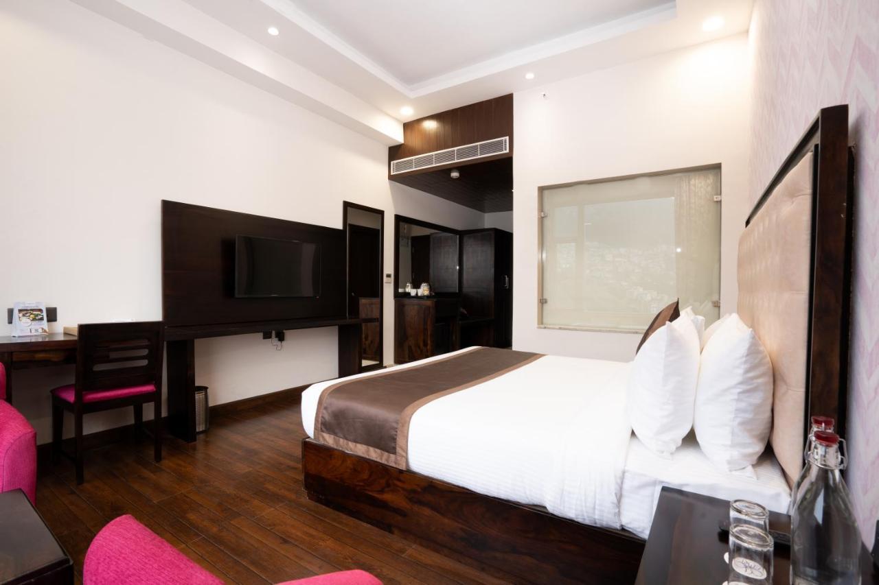 Hotel The Orchid 5*