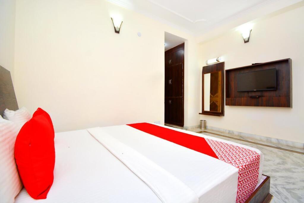 Vivek Palace 3*