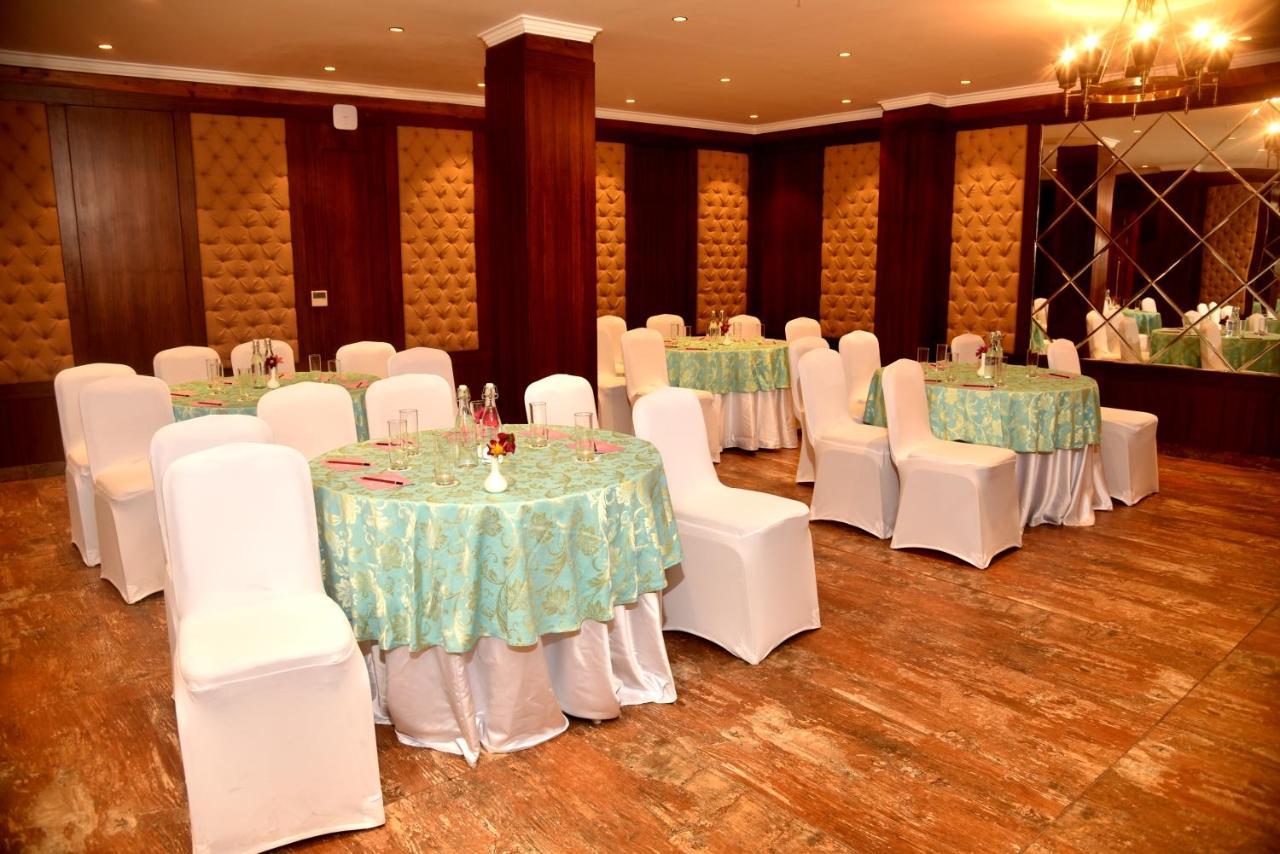 Hotel The Orchid 5*