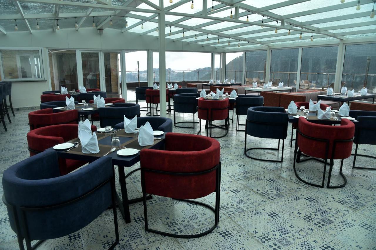 Hotel The Orchid 5*