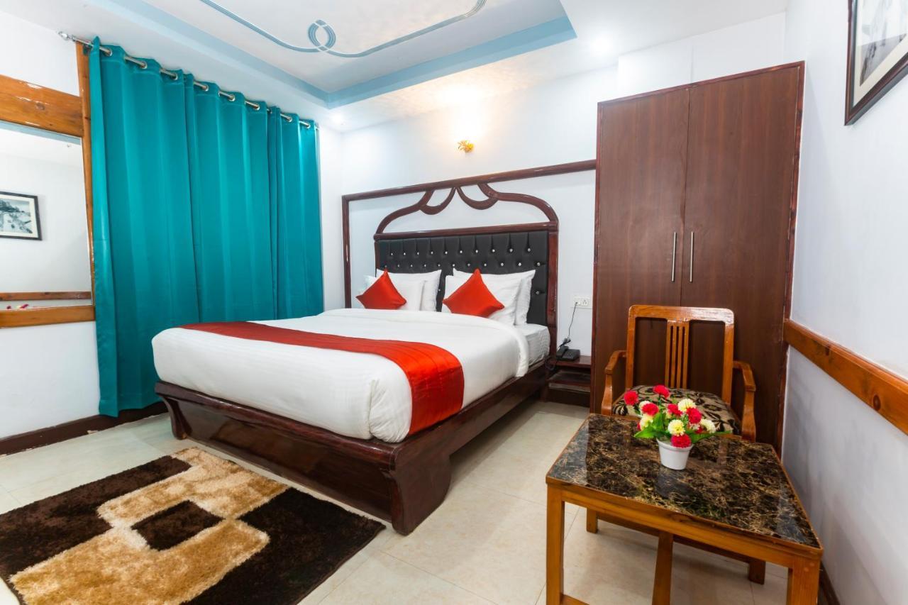 Golden Oak Bed & Breakfast *