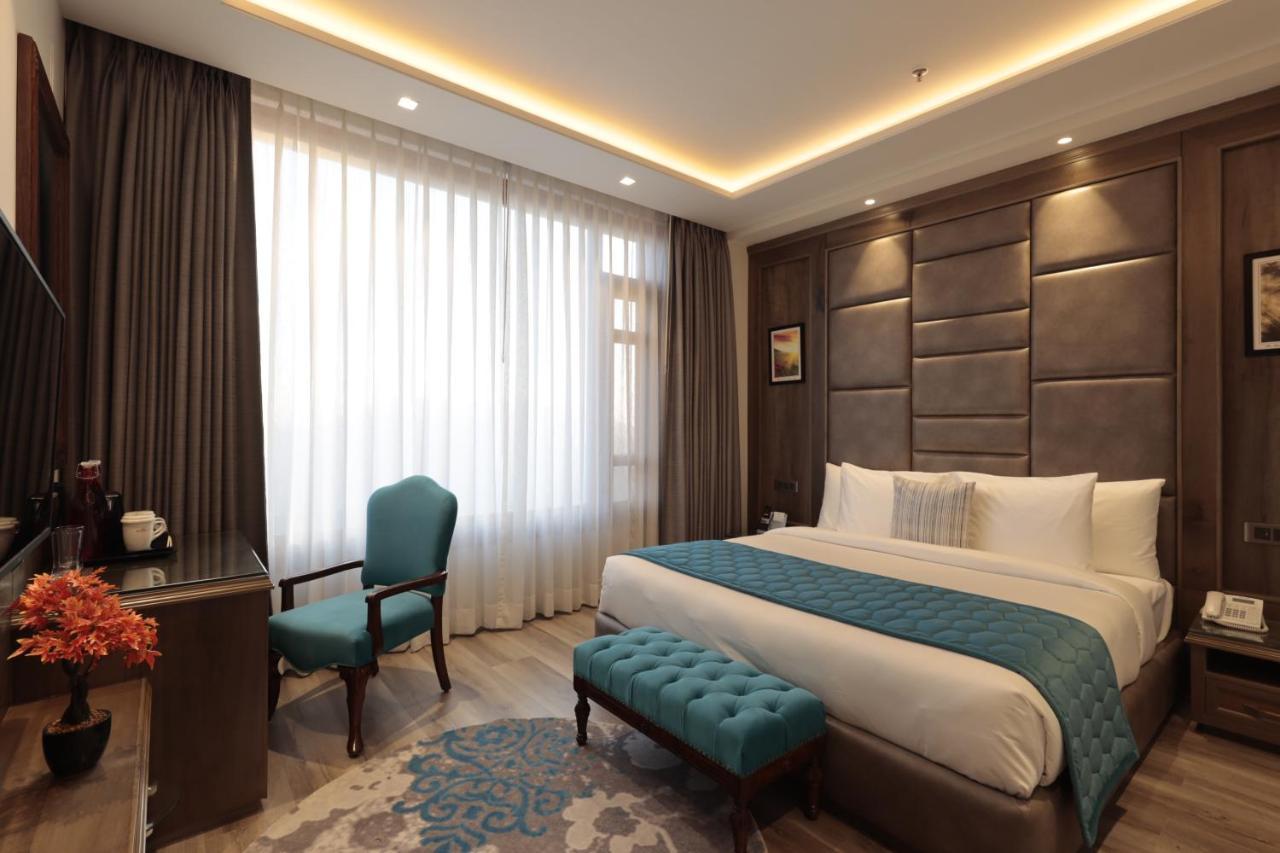 Hotel Welcomheritage Elysium &