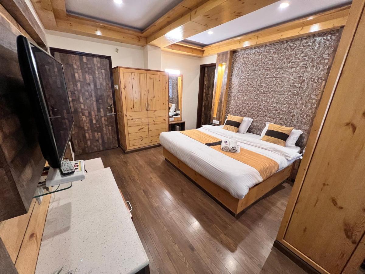 Victory Hotel 4*