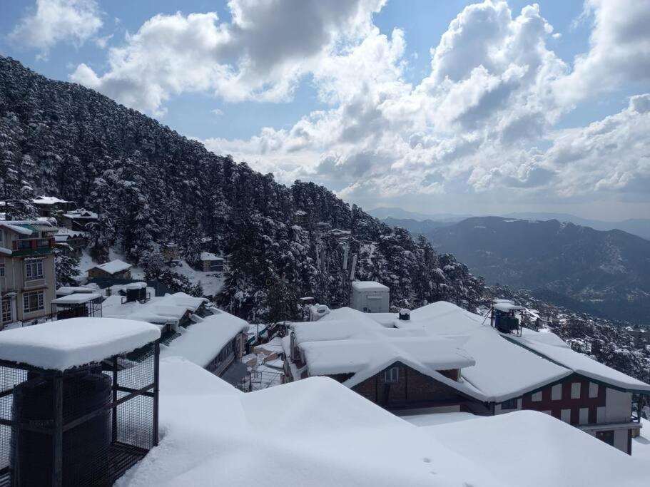 Valleyview Open Balcony Near Ridge Mall Shimla