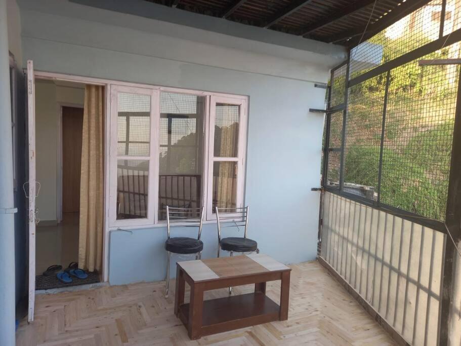 Apartment Valleyview Open Balcony Near Ridge Mall