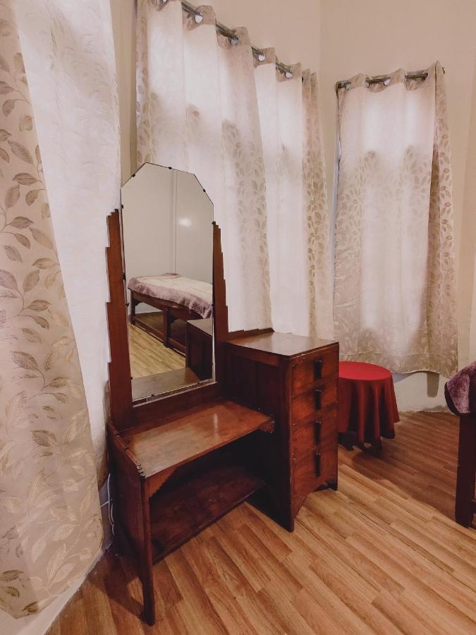 Away From , Perfect Family Set ! Apartment *