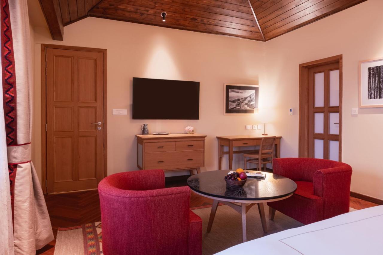 Resort Taj Theog & 5*