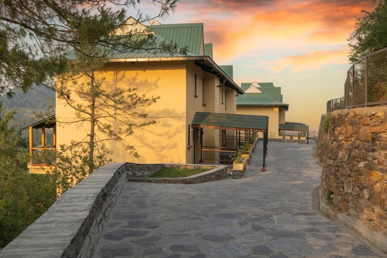 Taj Theog & Resort 5*