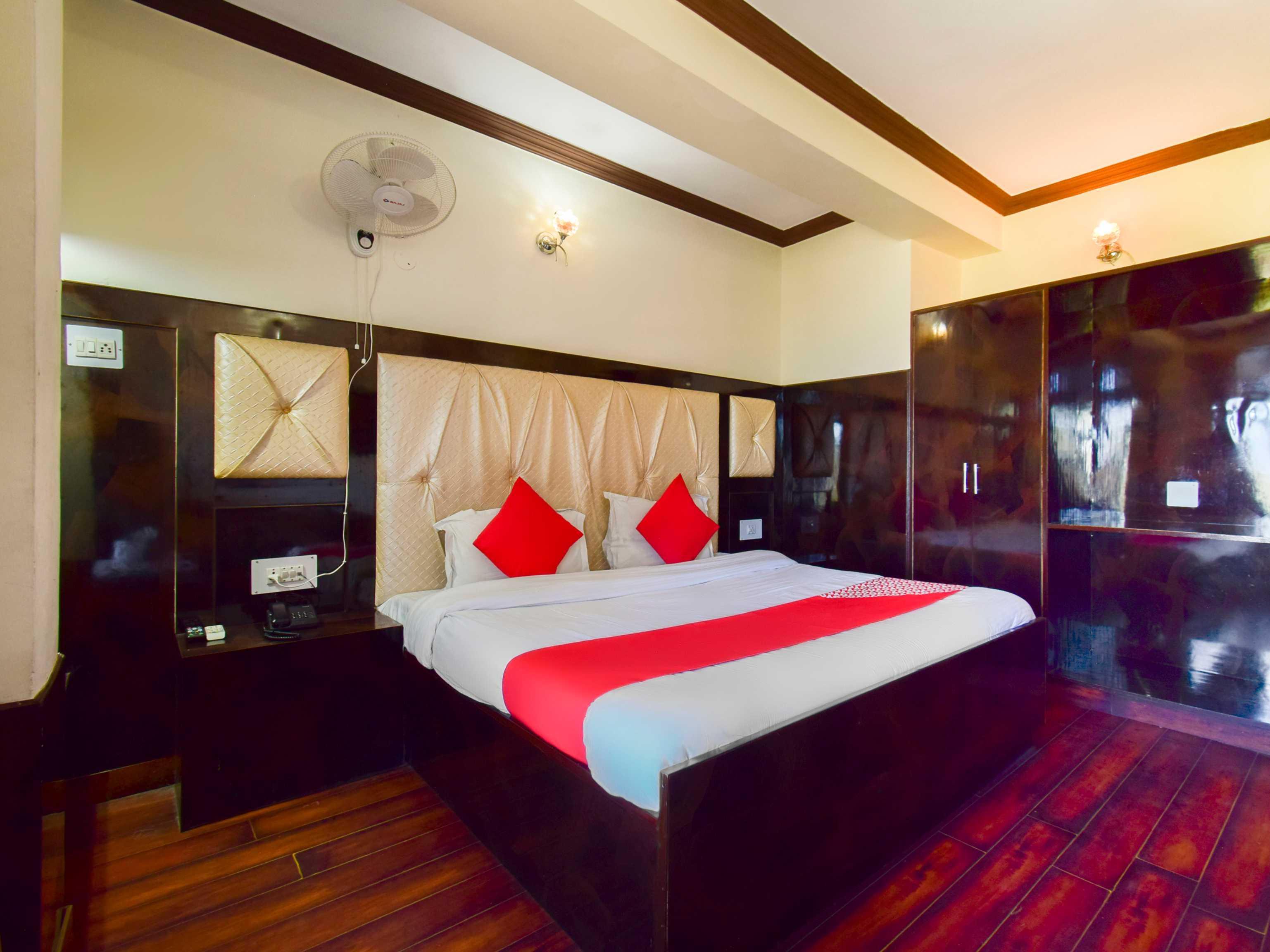 Super Collection O Mall Road Formerly Shubham Hotel 3*