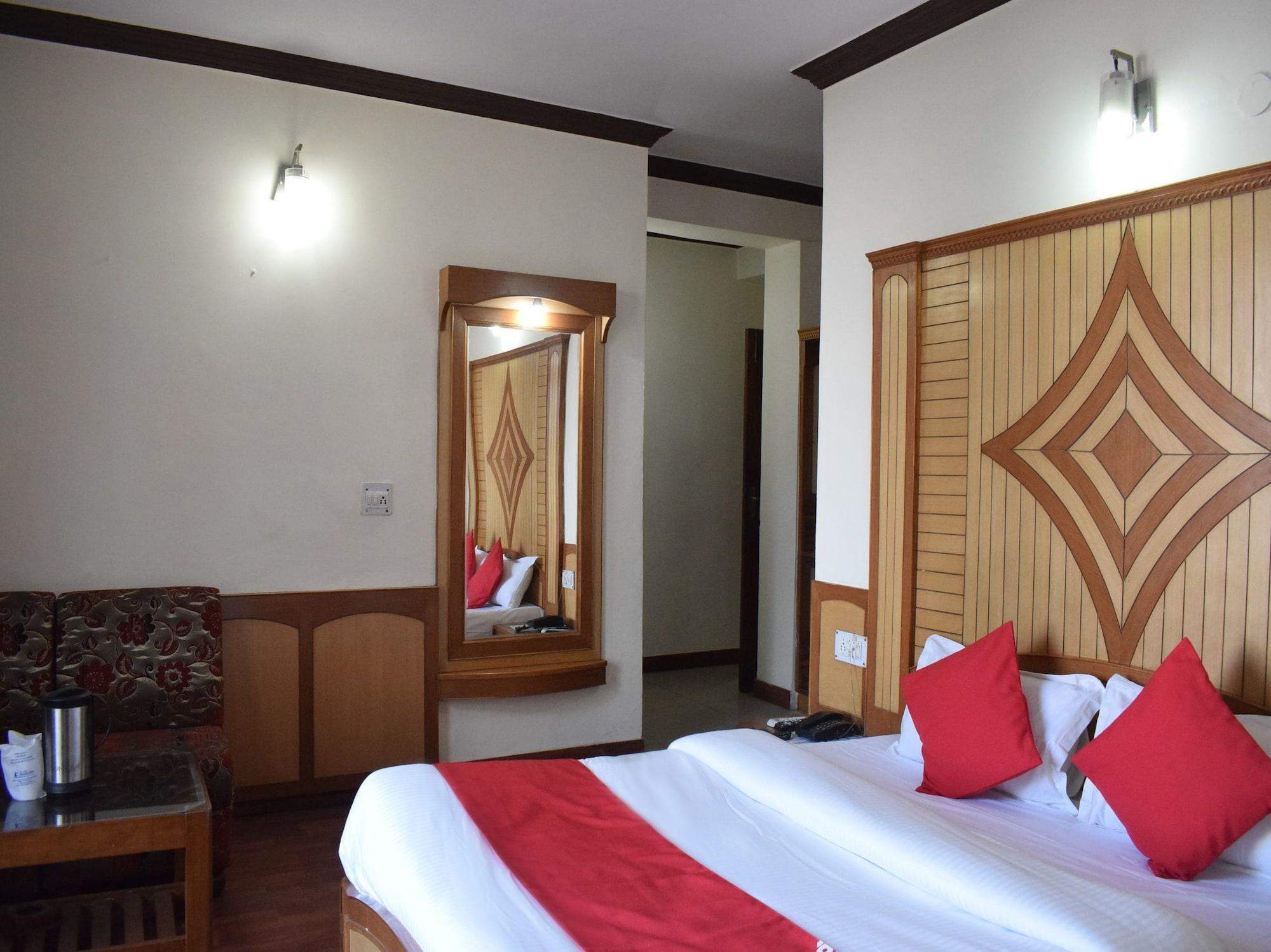Hotel Super Collection O Mall Road Formerly Shubham 3*
