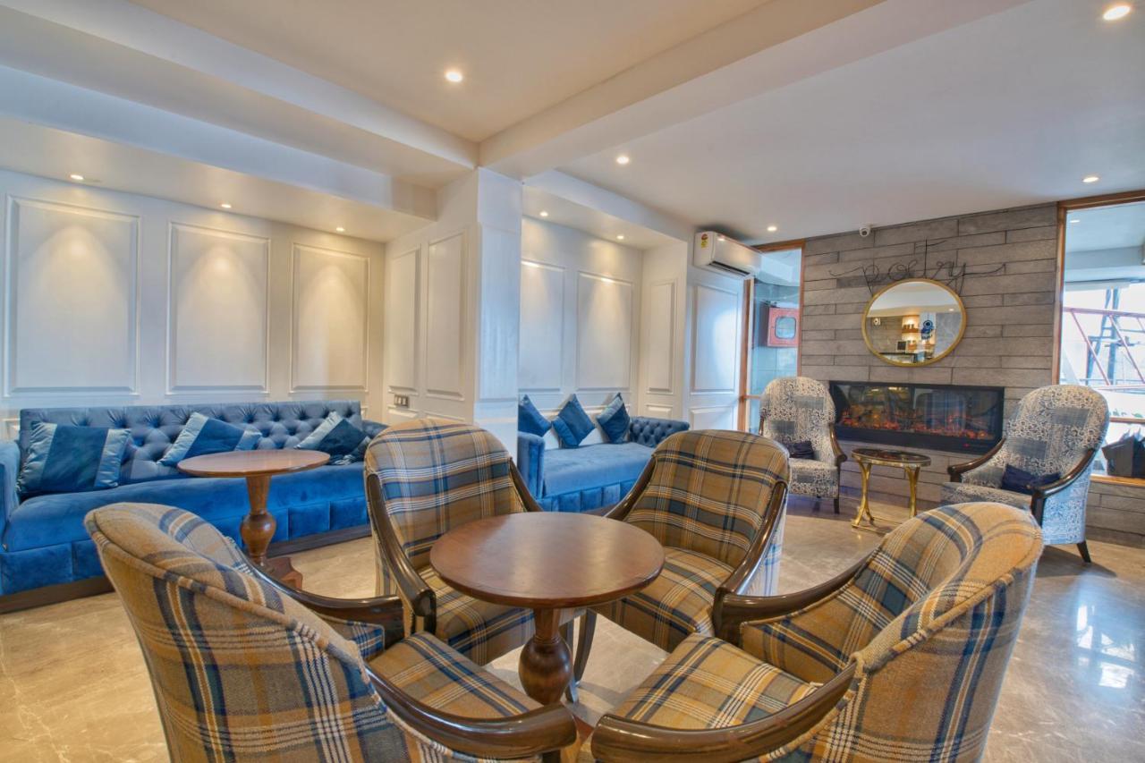 The Cedar Grand And 4*