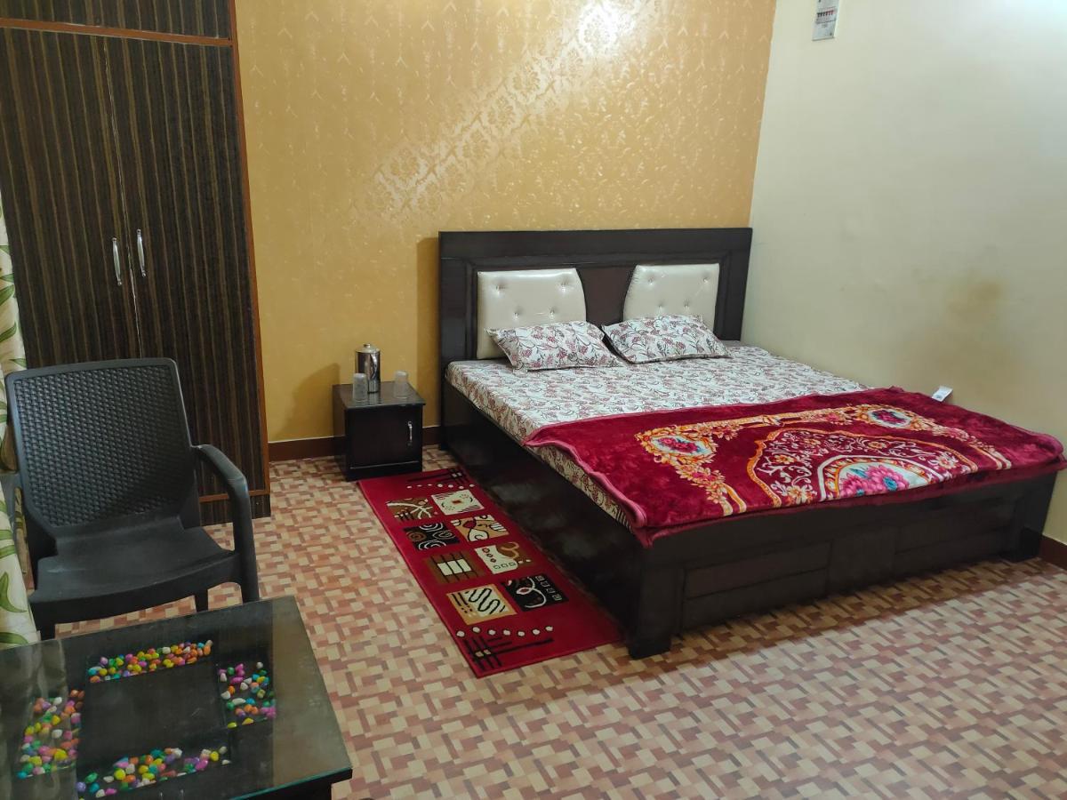 Sejal Homestay *