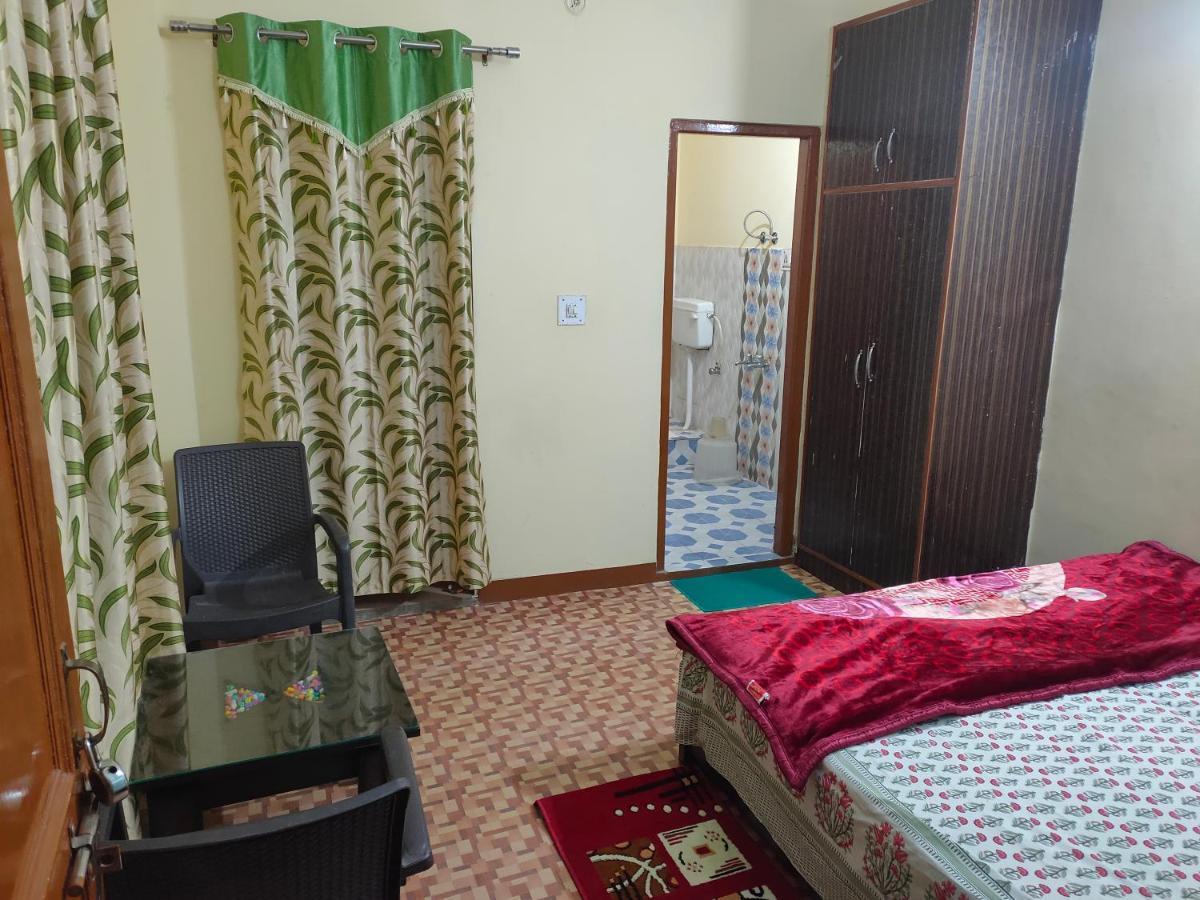 Sejal Homestay *