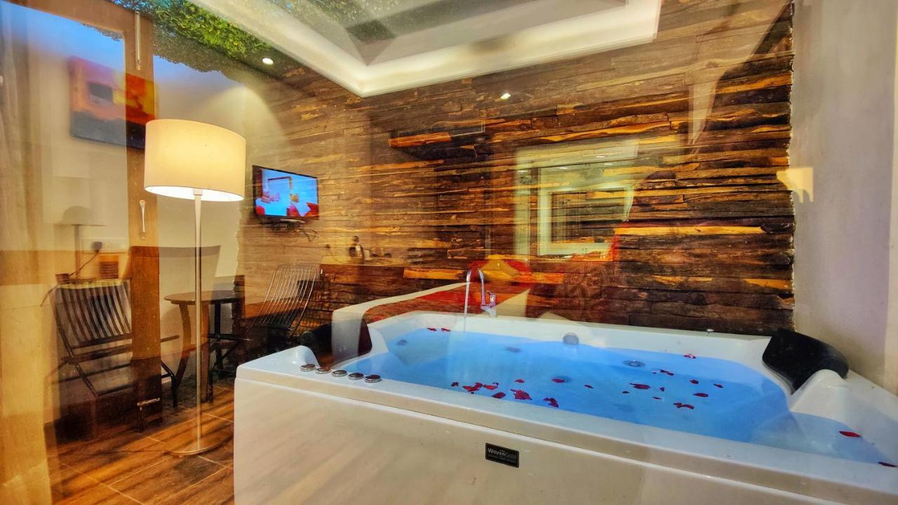Royale Retreat - Luxury In 4* Shimla