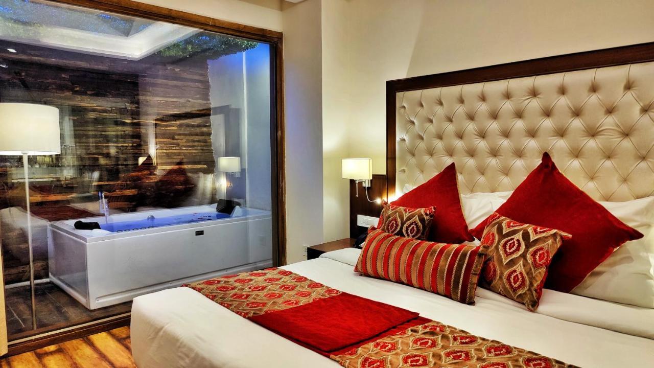 Hotel Royale Retreat - Luxury In