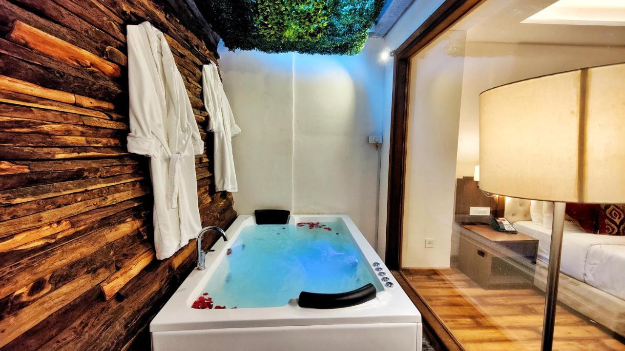 Hotel Royale Retreat - Luxury In