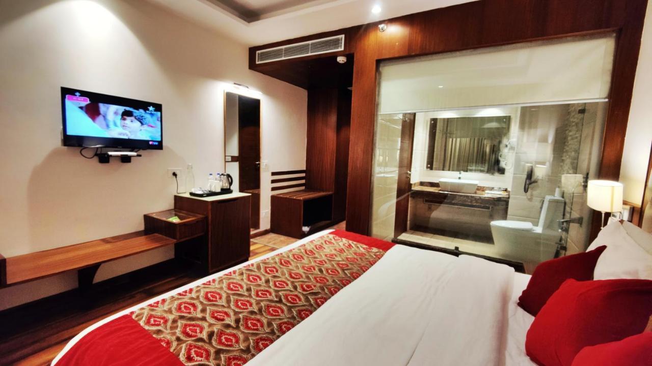 Royale Retreat - Luxury In Hotel 4*