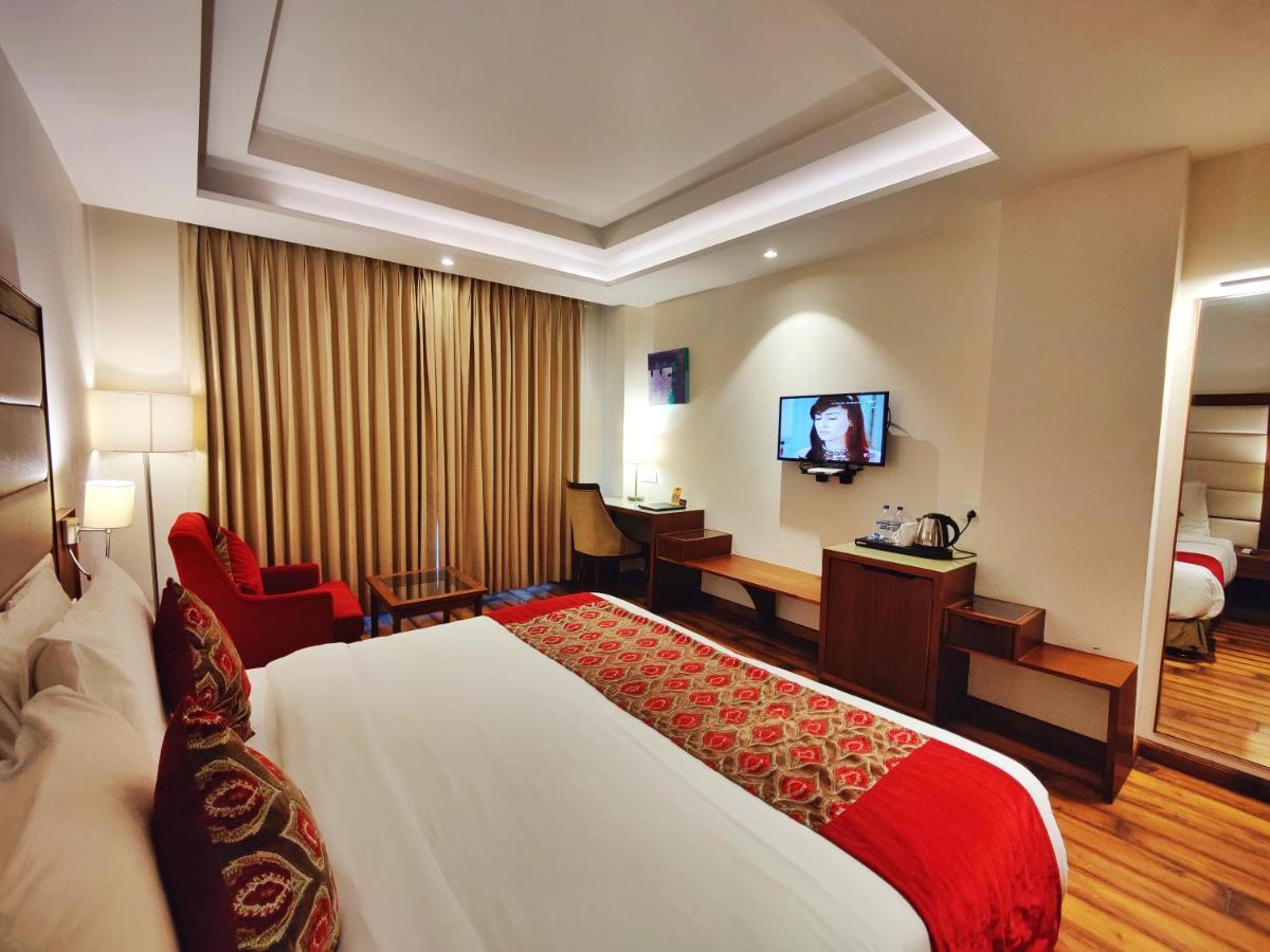Hotel Royale Retreat - Luxury In