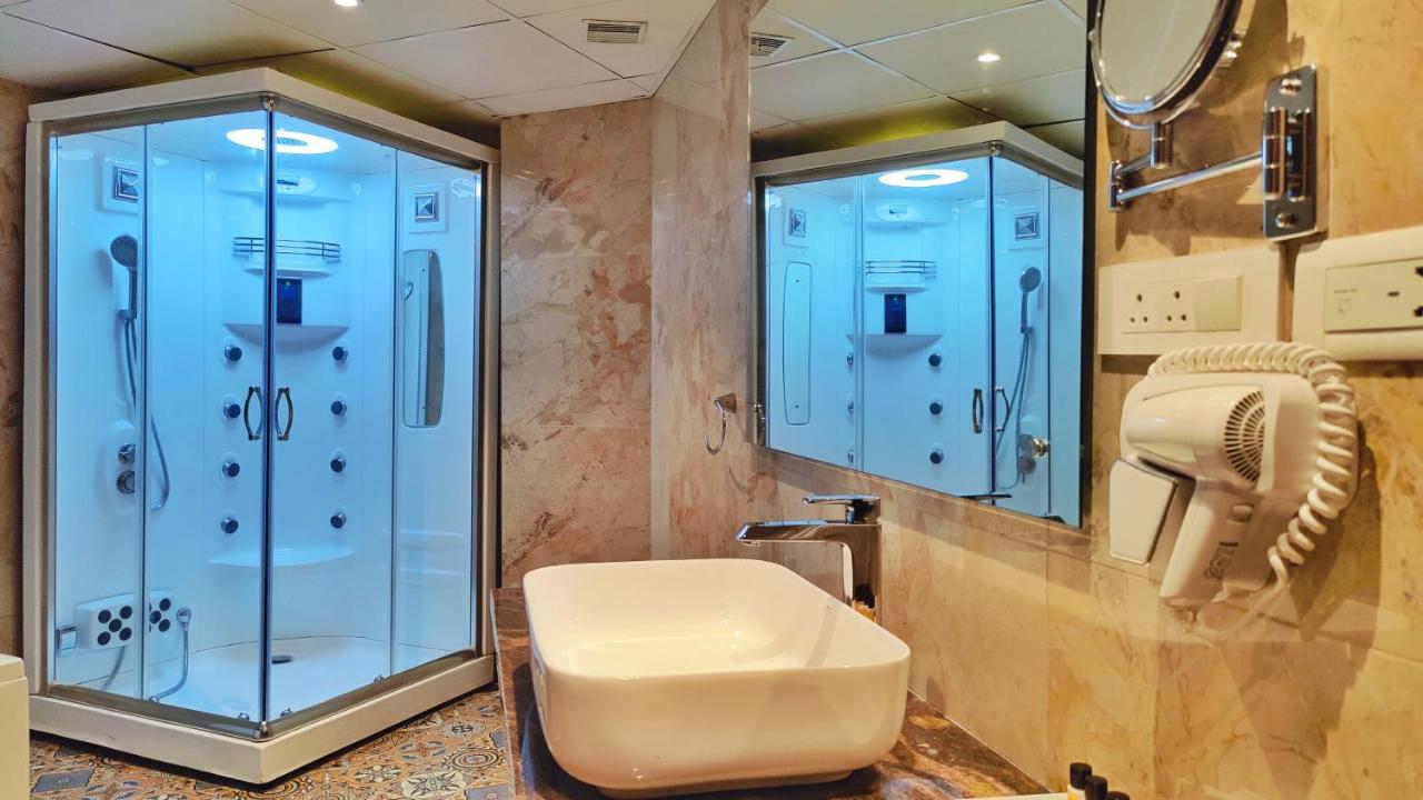 Royale Retreat - Luxury In 4* Shimla
