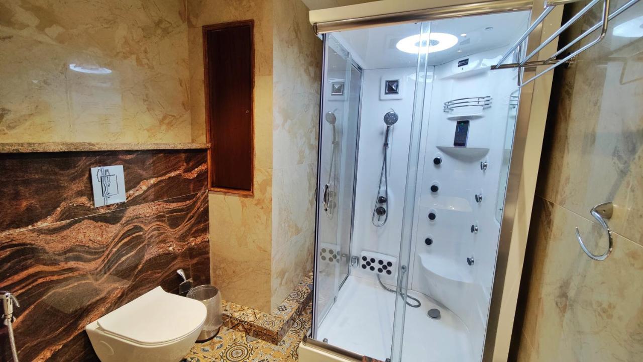 Royale Retreat - Luxury In