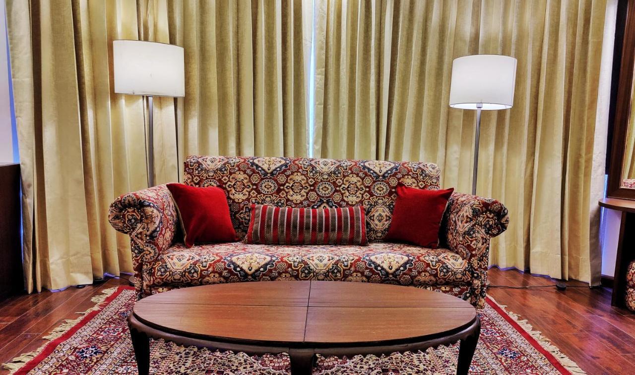 Royale Retreat - Luxury In