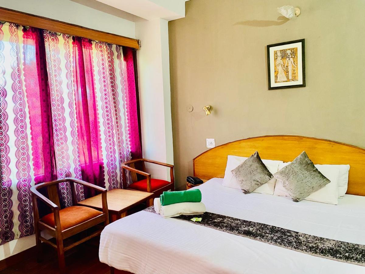 Tara With Terrace Restaurant Hotel