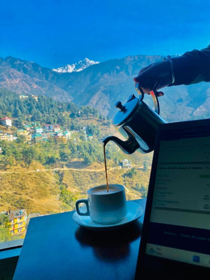 Hotel Tara With Terrace Restaurant