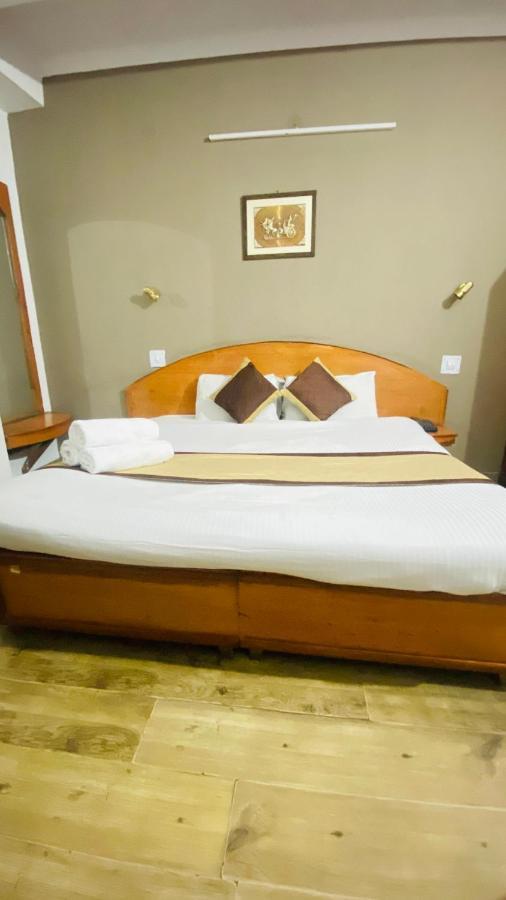 Hotel Tara With Terrace Restaurant 3*