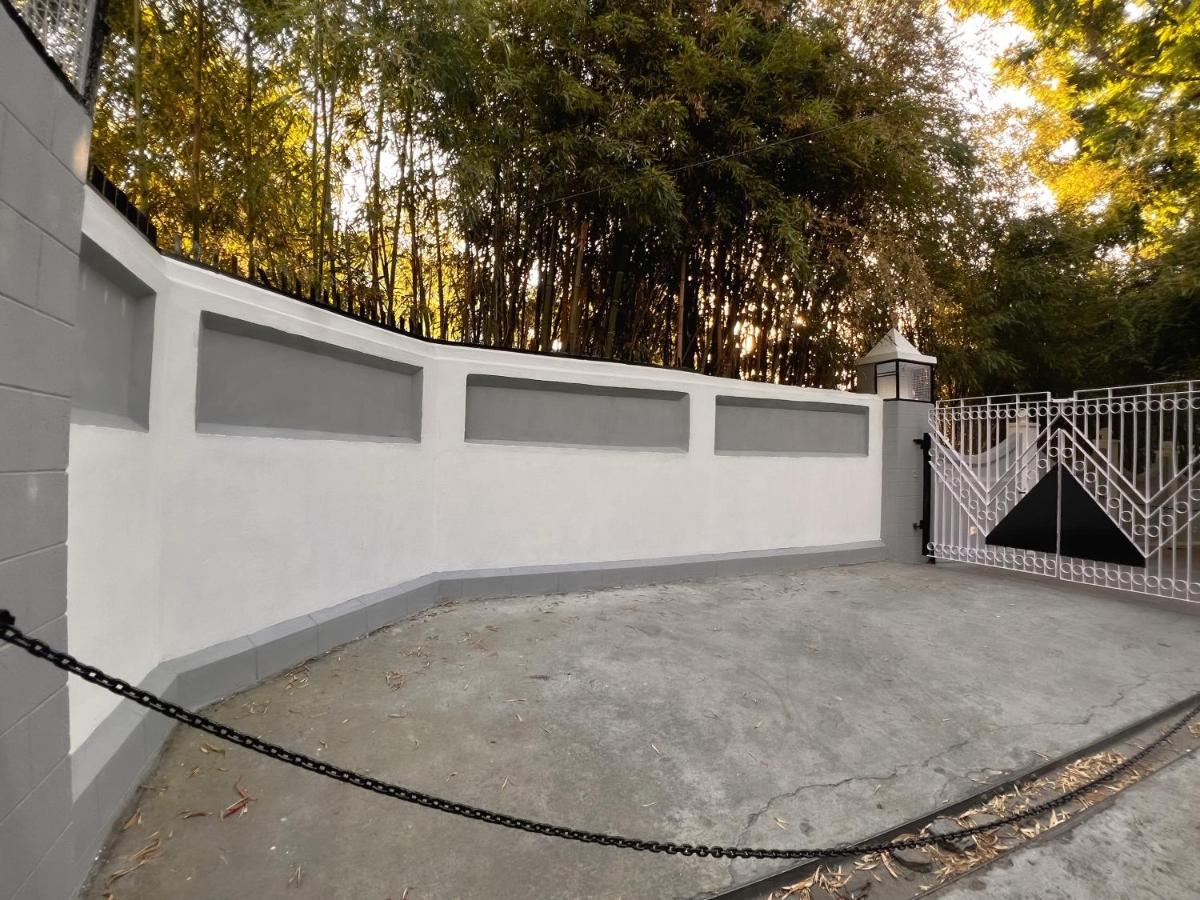 Apartment Away From , Perfect Family Set ! *