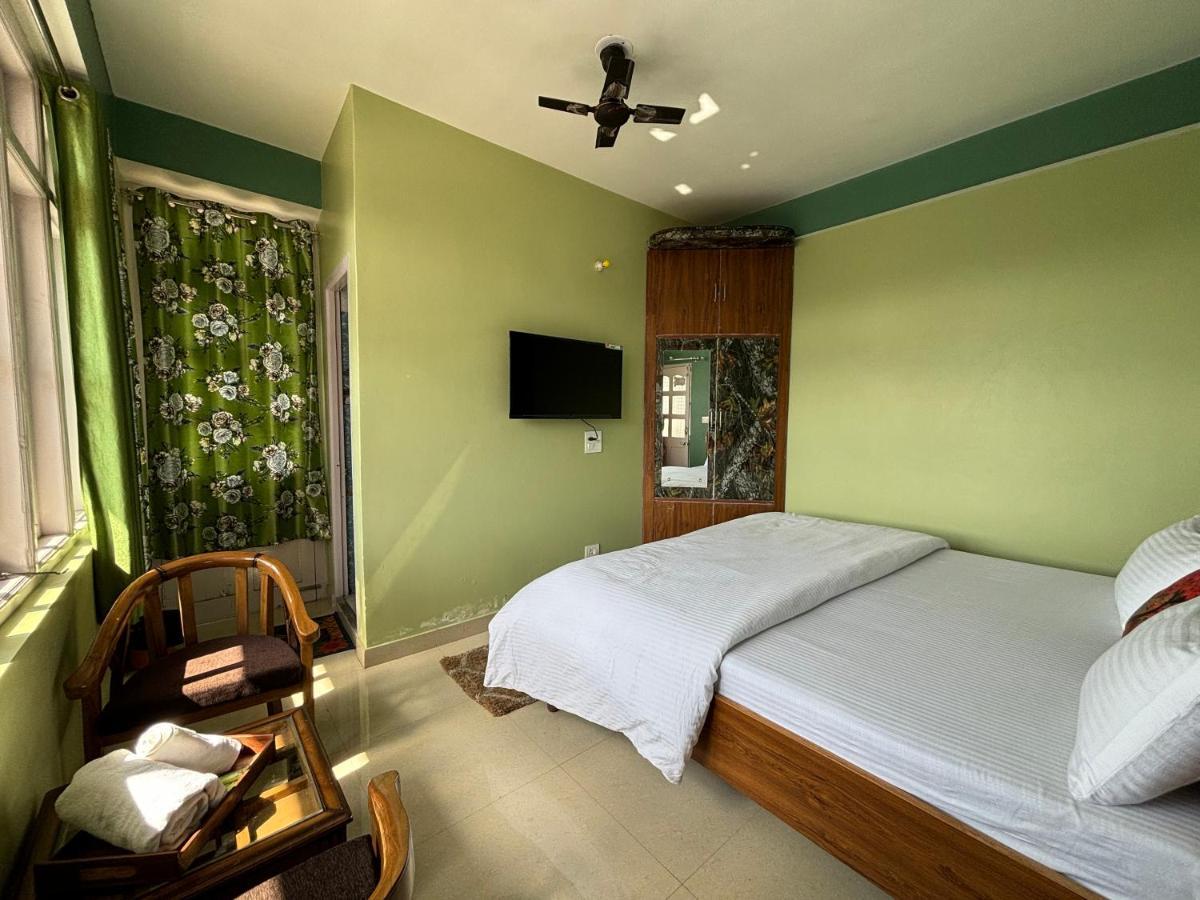 Zu-zu Hostel Shimla