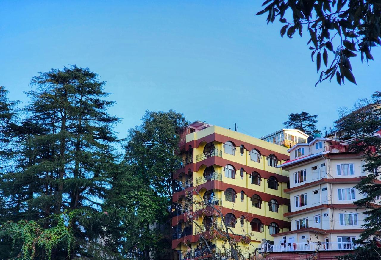 Hotel Taj Palace Near Mall Road 3*