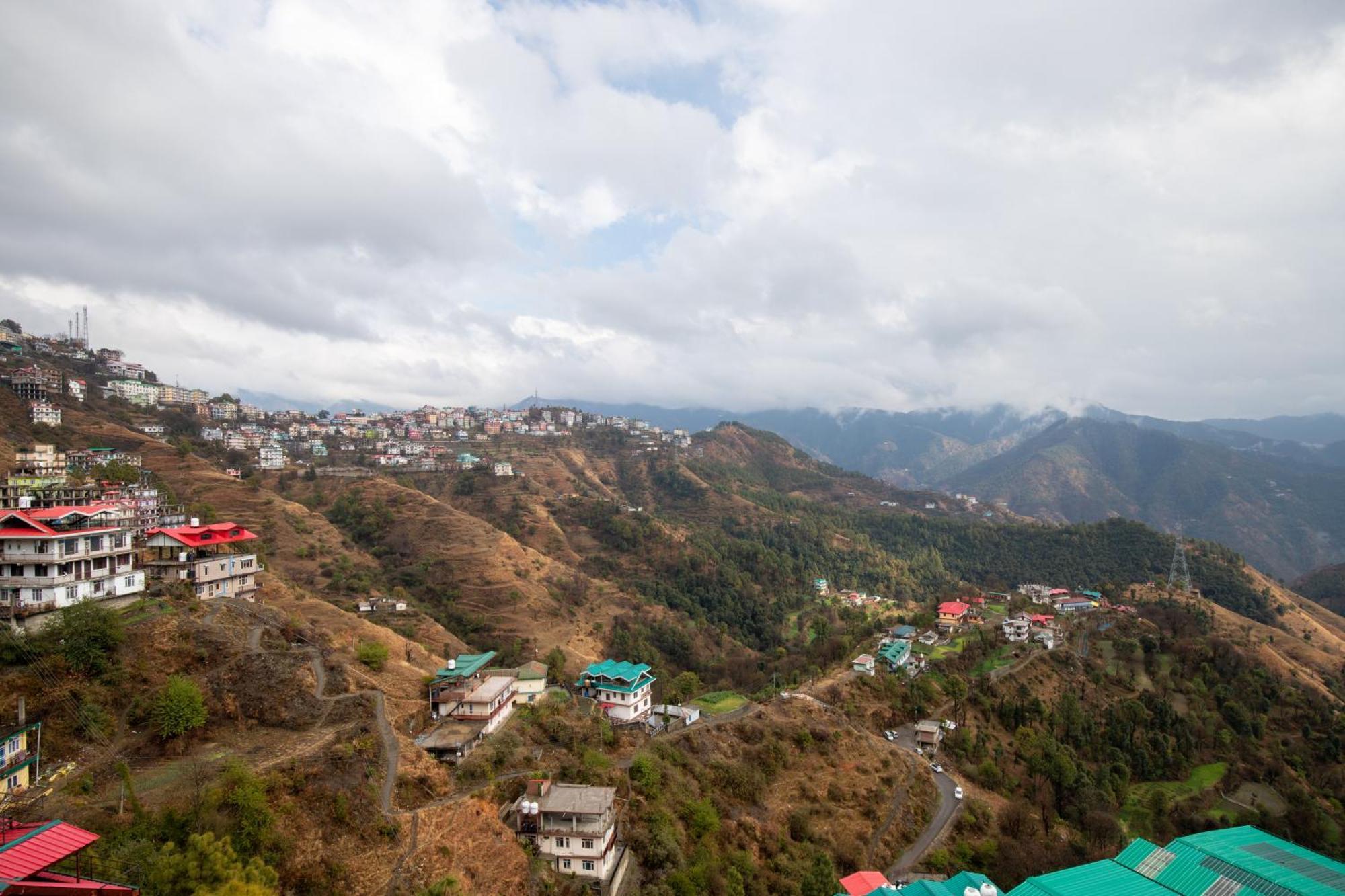 Alaya 2 Bhk With Hill View - Cliff Vista Shimla