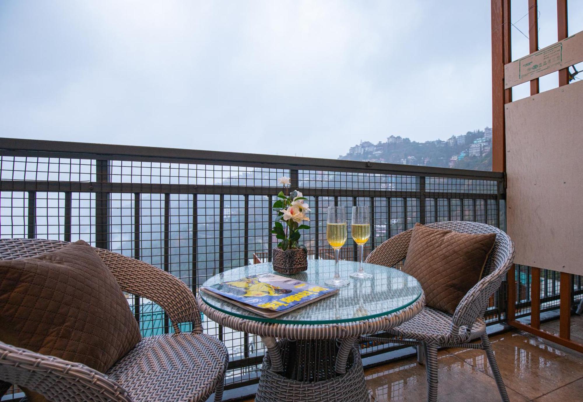 Alaya 2 Bhk With Hill View - Cliff Vista Villa Shimla