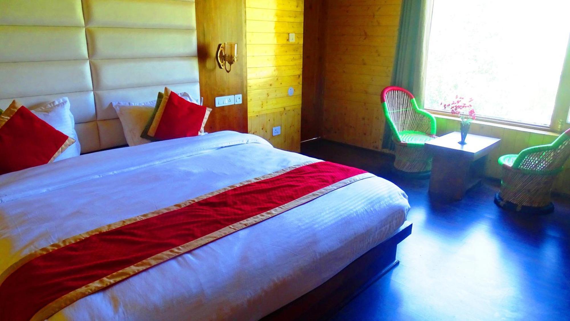 Humble Holiday Kufri Lodge *